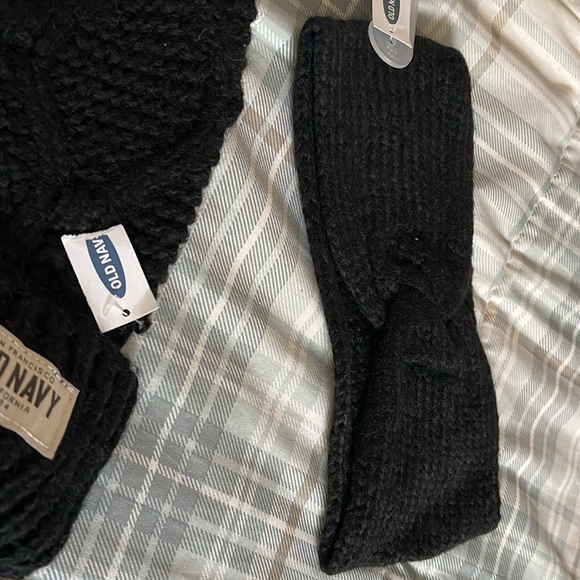 Brand new Old Navy four piece set! New with tags scarf/hat/headband/gloves - Picture 3 of 6